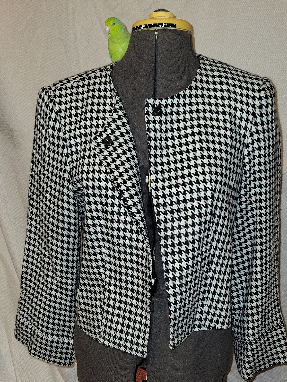 Larry Levine Black and White Houndstooth Blazer